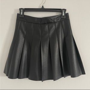 BNWT Aritzia sunday best skirt